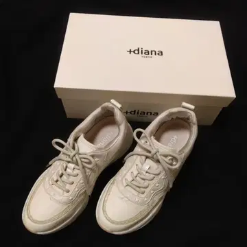 [ +diana ] 스니커즈 6.5 US 23.5cm 화이트 인조 가죽