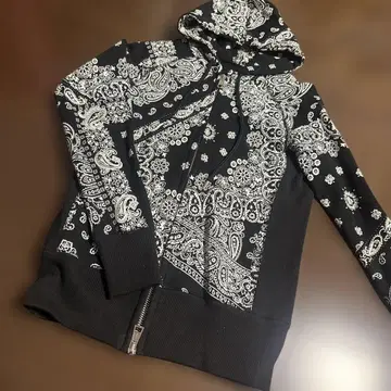 우노피우 1piu1uguale3 후드티 페이즐리 무늬