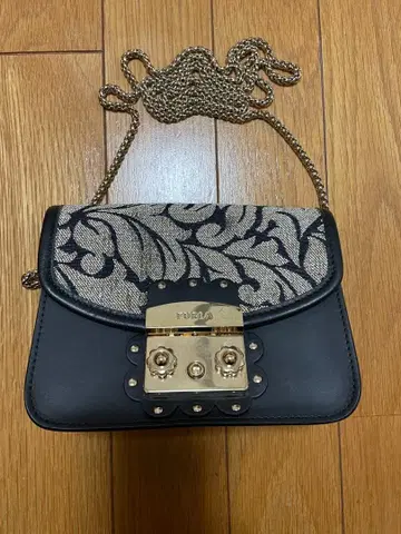FURLA 메트로폴리스 블랙/골드