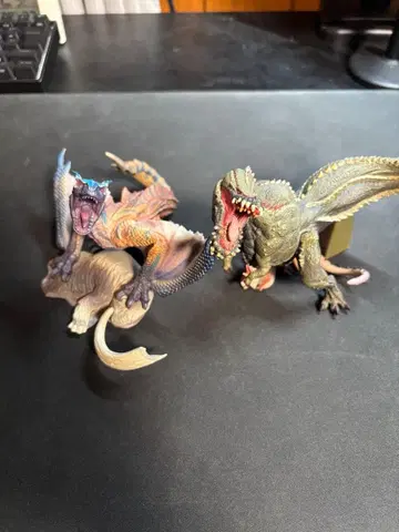 몬헌 피규어 2체 세트