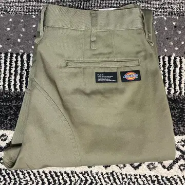 Dickies F.A.T. 카키 치노 팬츠