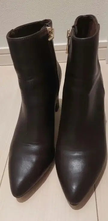 다크 브라운 스틸레토 부츠