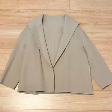 EMMEL REFINES 숏 리버 코트