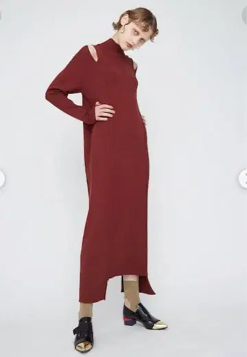 UN3D. SHOULDER OPEN KNIT OP