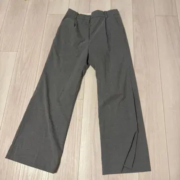 그레이 와이드 슬랙스 슬릿 포함