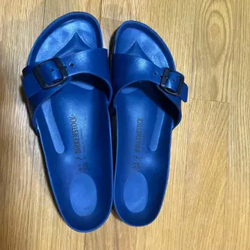 Birkenstock 네이비 샌들