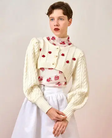 POPPY RIBBON FLOWER CROPPED CARDIGAN