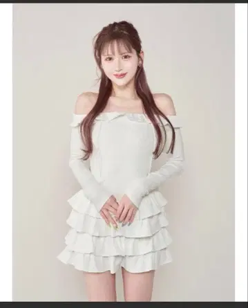 다리치 볼륨 프릴 리브 미니 원피스