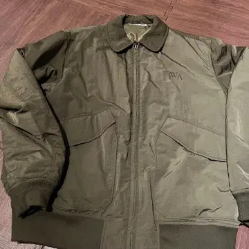 JWA 올리브색 나일론 자켓