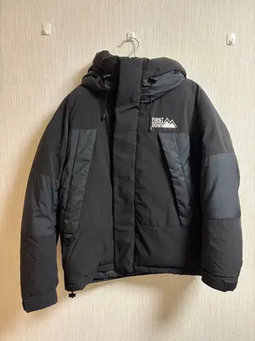 FIRST DOWN 블랙 다운 자켓