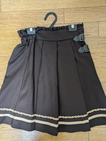 브라운 플리츠 스커트