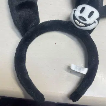 아마 디즈니 머리띠일 거예요.