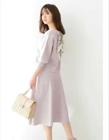 스카프 포함 플레어 니트 셋업 프로포션 바디 드레싱