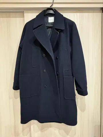 네이비 더블 브레스트 피 코트