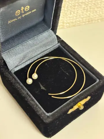 ete* 펄 장식 오픈 후프 귀걸이