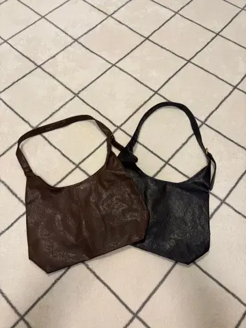 브라운과 블랙 숄더백 세트