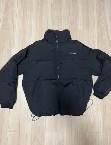 블랙 다운 자켓 하이넥