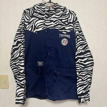 THRASHER x VOLCOM 제브라 패턴 나일론 자켓