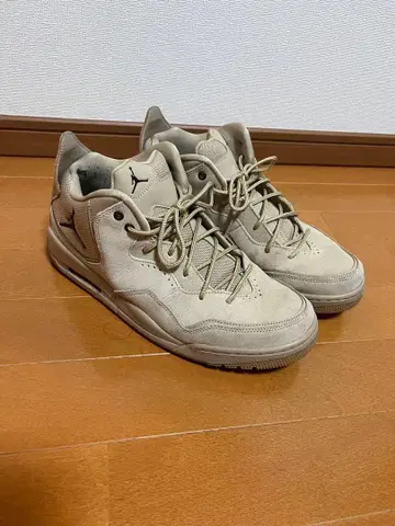 Jordan 베이지 하이컷 스니커즈