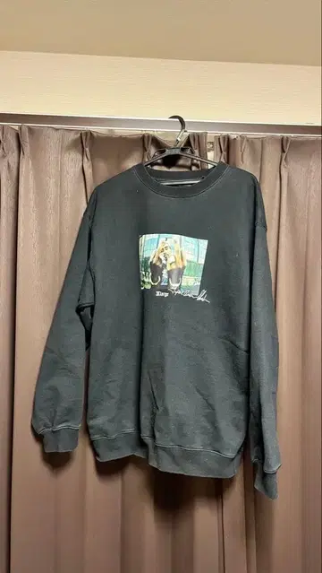 XLARGE 2pac 콜라보 맨투맨