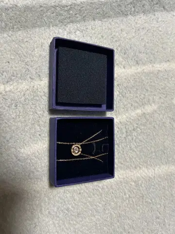 Swarovski 원형 펜던트 목걸이