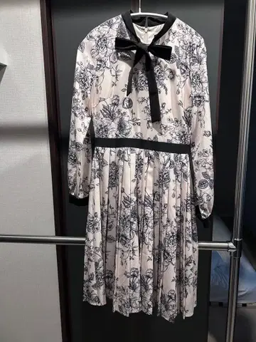 에미리아 플라워 프린트 원피스 M