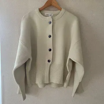 THE YON 아이보리 긴팔 가디건