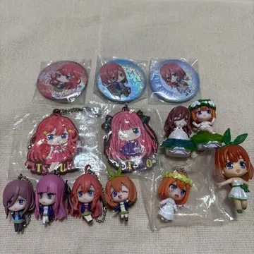 5등분의 신부 피규어와 배지 세트 13점