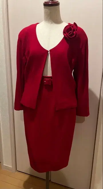 쇼와 레트로 멜로즈 빨간색 자켓과 스커트 세트 수선 완료