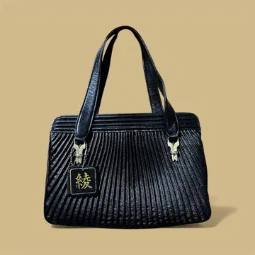 플리츠 디자인 블랙 가죽 핸드백