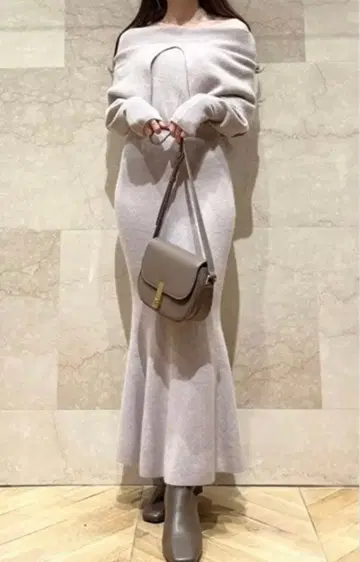 스나이델 니트 원피스 오프숄더 옅은 핑크