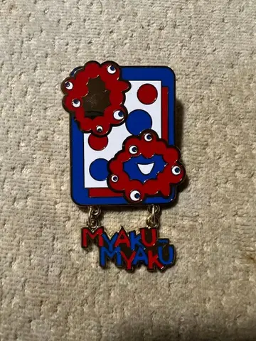 오사카 만박 미야쿠미야쿠 핀 배지