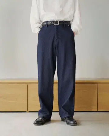 오센틱 스트레이트 데님 B5056