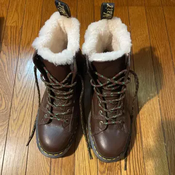 닥터 마틴 보아털 브라운 워크 부츠