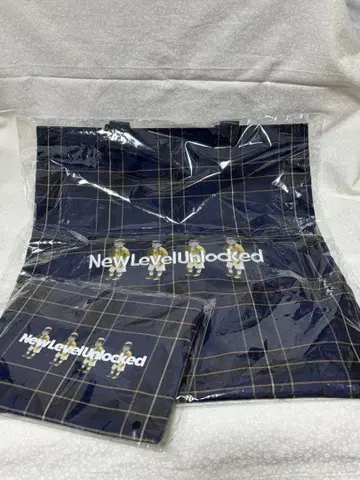 미세스 그린애플 벌스데이 굿즈 와카이 타히토 토트백과 파우치 2점