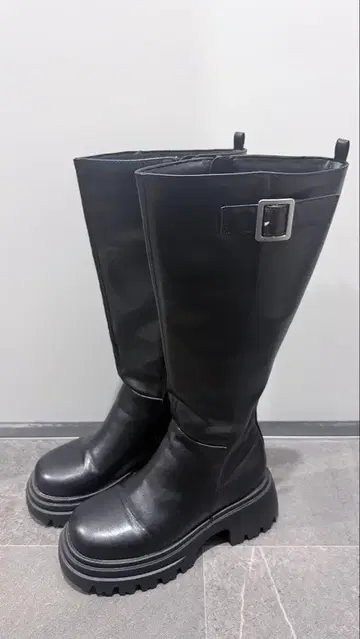 Kastane(카스타네) 벨트 롱 부츠 블랙