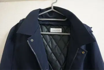 [ 가격 인하 협상 가능 ] 네이비 퀼팅 자켓
