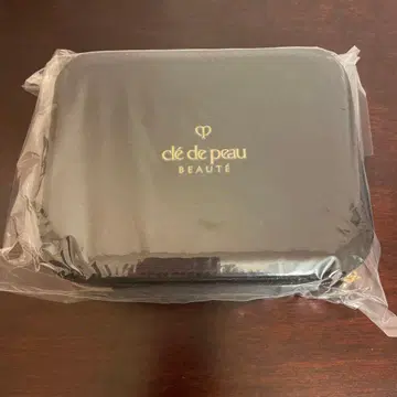 미개봉 끌레드뽀 오리지널 파우치