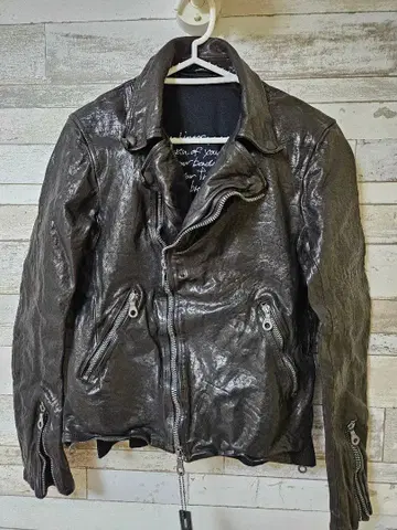 ISAMUKATAYAMA BACKLASH 이탈리안 숄더