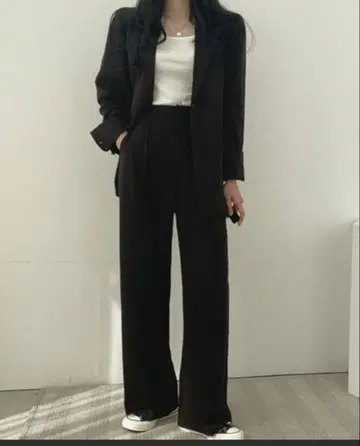블랙 팬츠 셋업