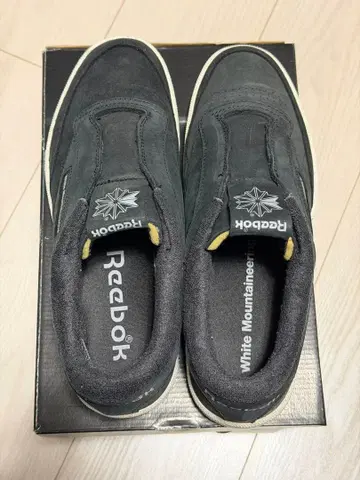 리복 화이트 마운티니어링 블랙 스니커즈