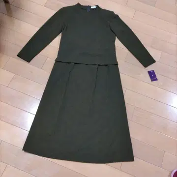 올리브 그린 꽃무늬 긴팔 셋업 9호