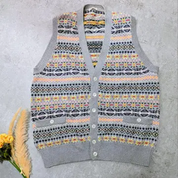 페어아일 PAPAS 베스트 M 쉘 버튼 V컷 핸드메이드