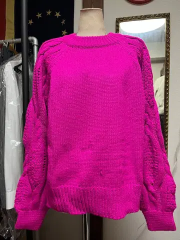 [ WHO WHAT WEAR ] 케이블 짜임 스웨터