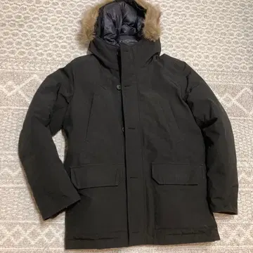 새상품급 유니클로 남성용 퍼 후드 다운 자켓 블랙 L