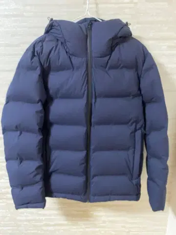 유니클로 네이비 후드 부착 남성용 다운 자켓