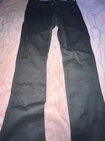 체크? 패턴의 스키니 팬츠를 엄마가 실수로 사버렸다