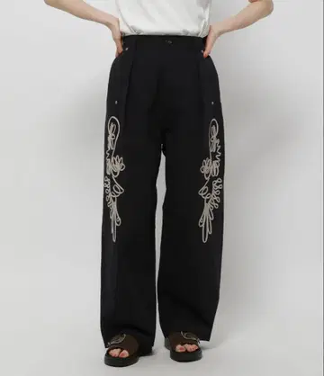 니코앤드. 모티브 코드 자수 팬츠. 블랙