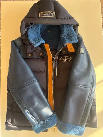 시나코바 네이비 가죽 다운 자켓 정가 22만 엔