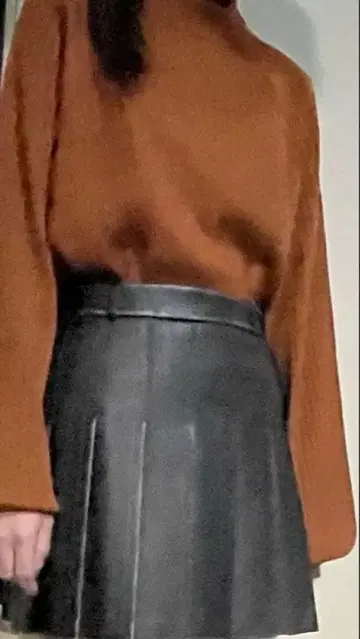 le cercle par rope' 브라운 스웨터